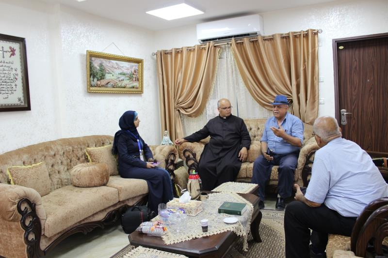 الأب ماريو راعي طائفة اللاتين بغزة يدعم التعداد العام 2017