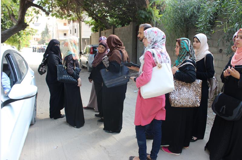 لفريق الوطني للتعداد في محافظة غزة يقوم بتدريب المراقبين  للتعداد لعام 2017 ميدانياً