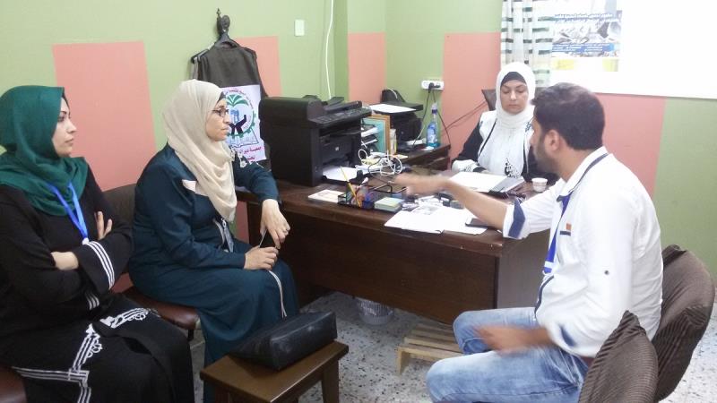 فريق التعداد في محافظة دير البلح يلتقي مدير جمعية دير البلح للتنمية المجتمعية