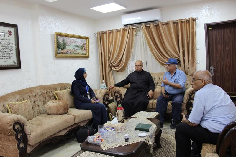 الأب ماريو راعي طائفة اللاتين بغزة يدعم التعداد العام 2017